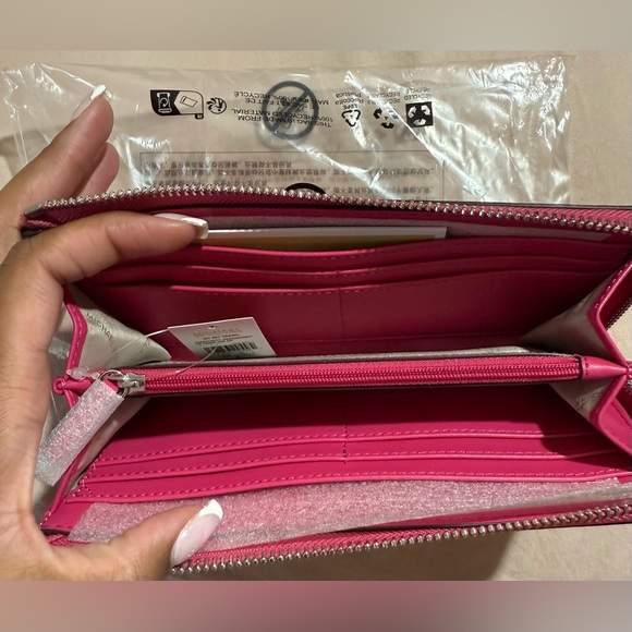 Michael Kors jet set travel Wallet - Picture 4 of 5